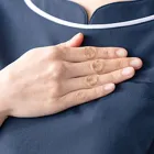 女性
